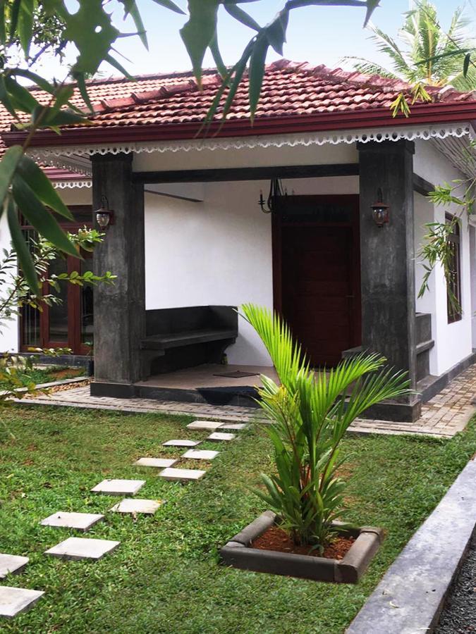 Triple Edge Villa Unawatuna Extérieur photo