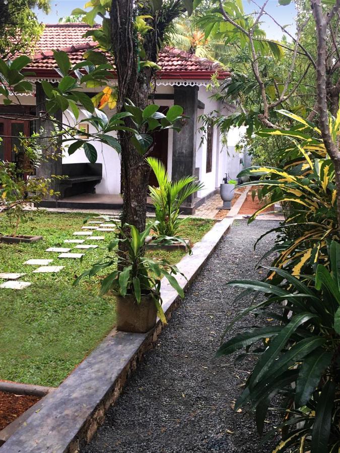 Triple Edge Villa Unawatuna Extérieur photo