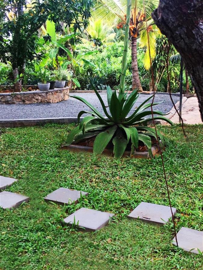Triple Edge Villa Unawatuna Extérieur photo